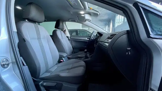 Volkswagen Golf view 12