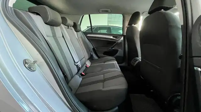 Volkswagen Golf view 11