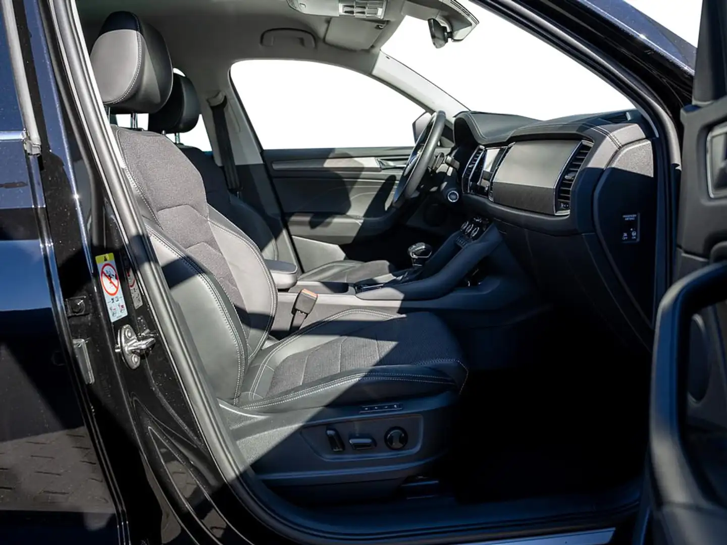 Skoda Kodiaq 1.5 TSI ACT Style DSG AHK NAVI KAMERA Schwarz - 2