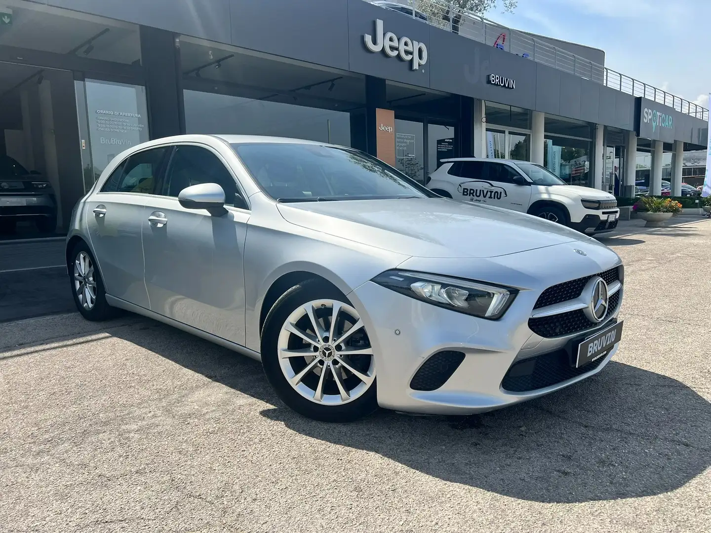Mercedes-Benz A 180 A 180 d Sport auto Argento - 2