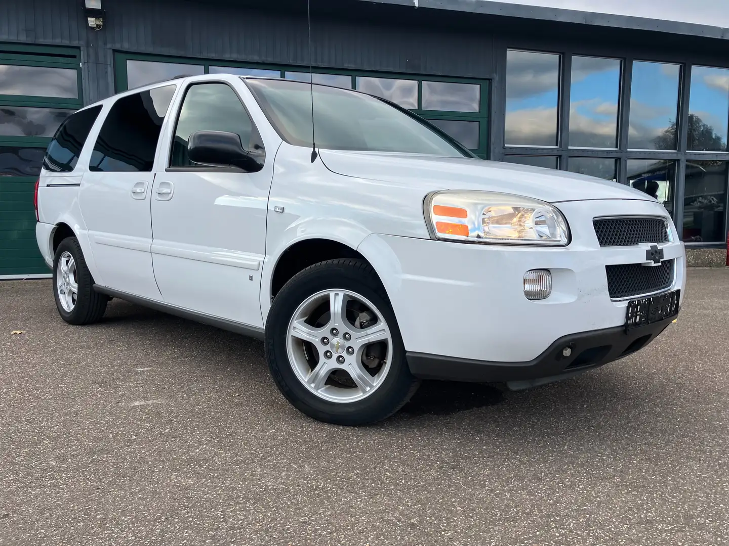 Chevrolet Uplander LT 3.9 V6 Automatik FlexFuel E85 Ethanol Scheckh. Blanc - 1
