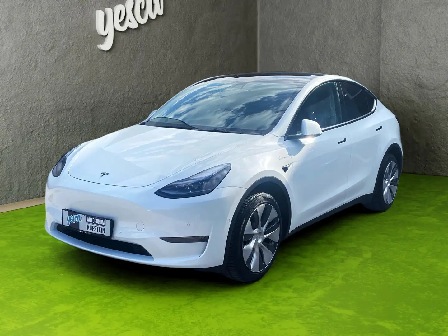 Tesla Model Y Model Y Long Range AWD 75kWh Enhanced Autopilot Weiß - 1