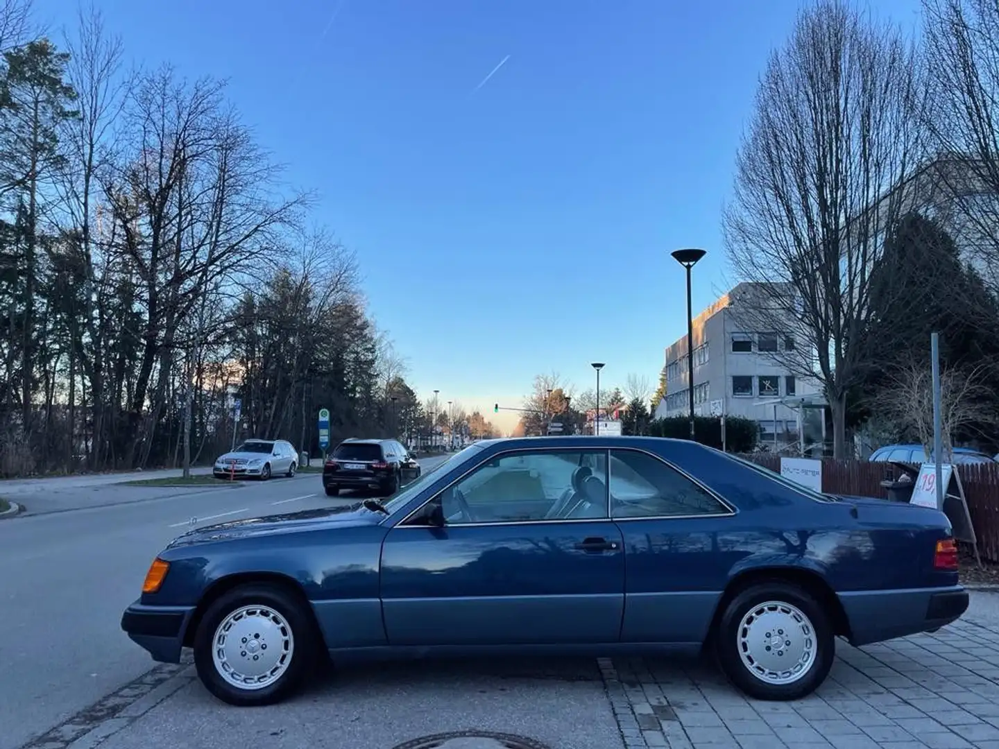 Mercedes-Benz E 300 MB - 124  E 300V Coupe H-Kennz. - 1. echte Hand Blau - 2