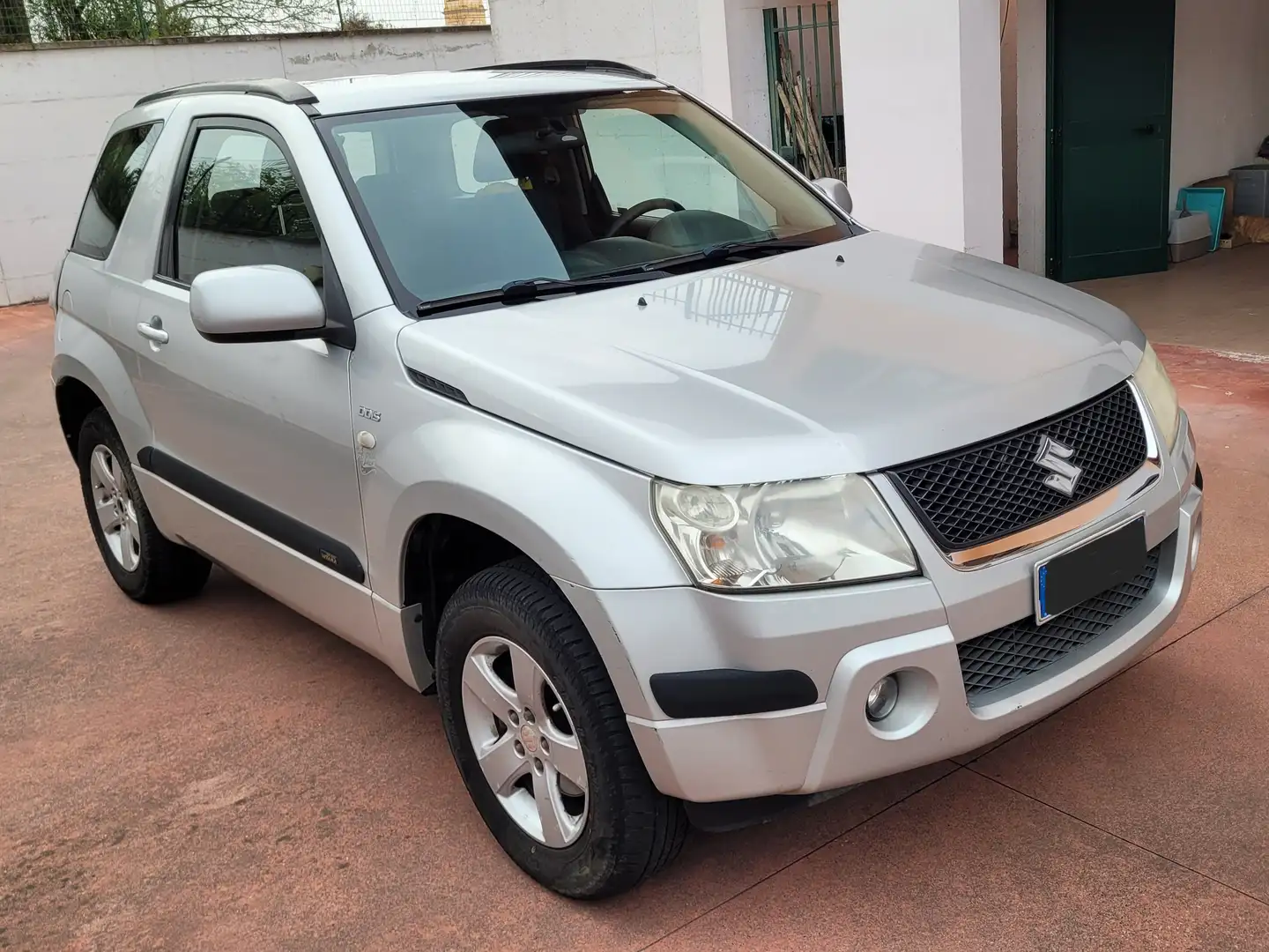 Suzuki Grand Vitara Grand Vitara 3p 1.9 ddis Srebrny - 2