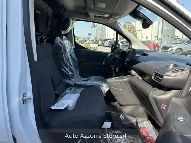Toyota Proace City view 12