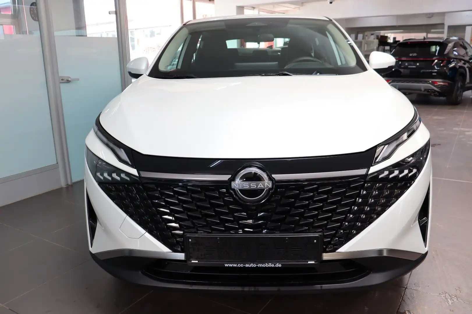 Nissan Qashqai 1.3 MHEV MJ2025 Carplay LED Klimauto SHZ Wit - 2