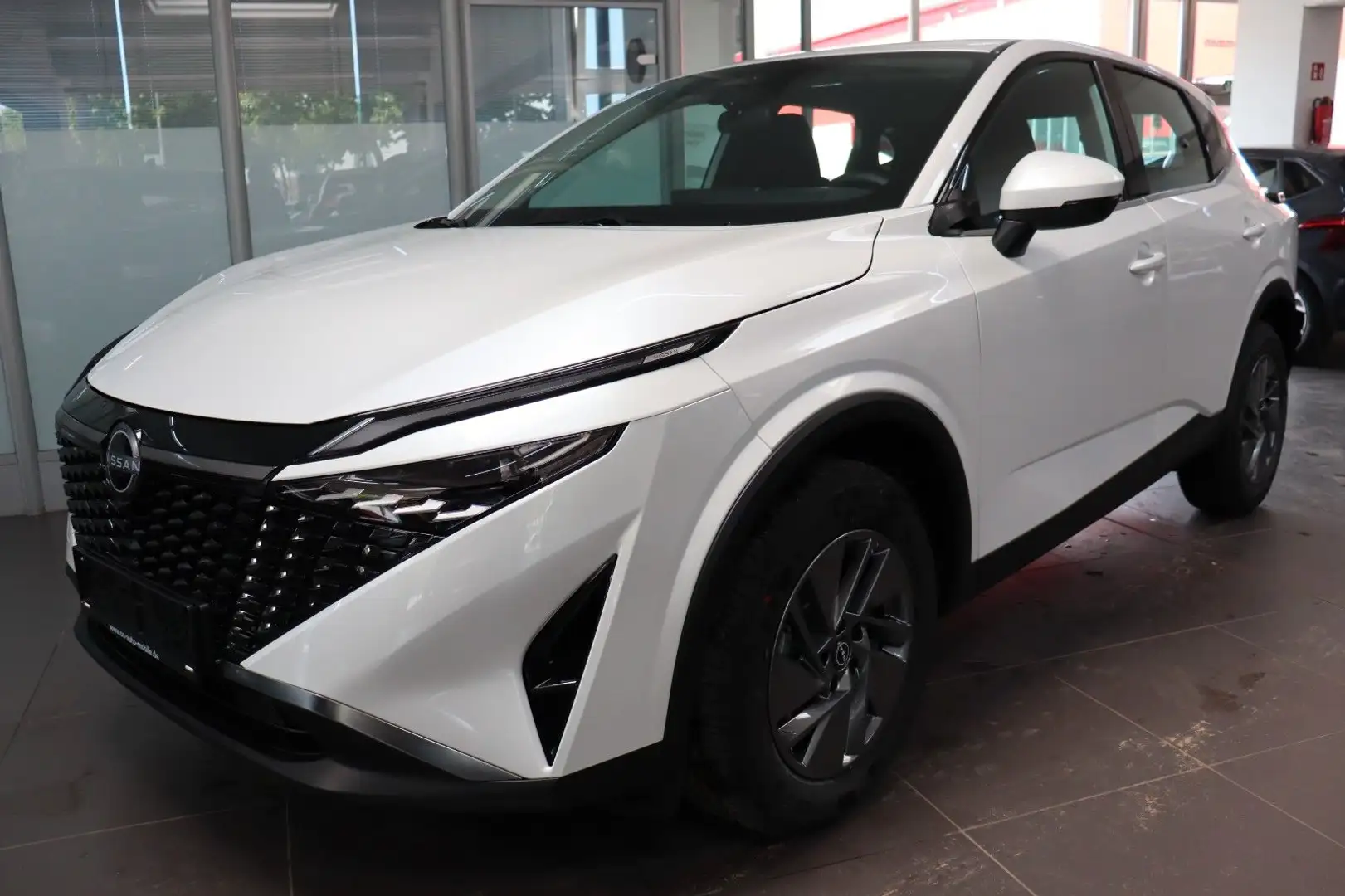 Nissan Qashqai 1.3 MHEV MJ2025 Carplay LED Klimauto SHZ Wit - 1