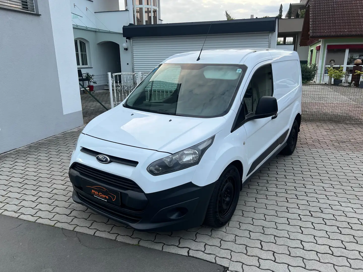Ford Transit Connect 1,6 TDCi Ambiente KLIMA ZR WAPU SERVICE NEU Wit - 1