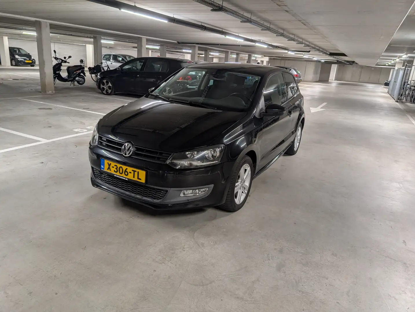 Volkswagen Polo Polo 1.2 Easyline Zwart - 1