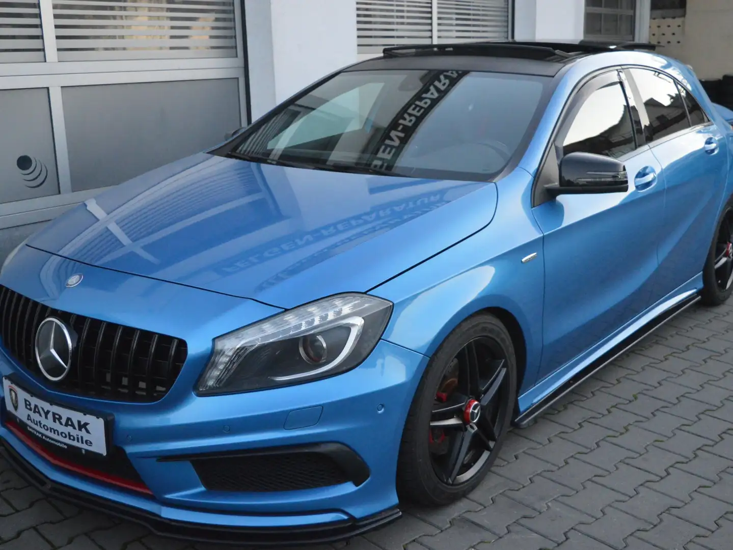 Mercedes-Benz A 250 A 250 AMG-Line Sport*Bi-XENON*PANO*NAVI*Night-Pak Blau - 1