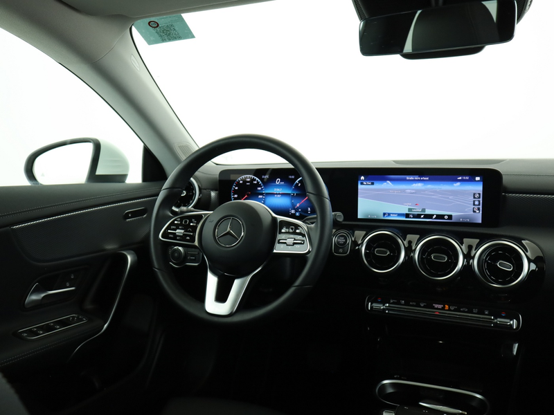 Mercedes-Benz CLA 200 d SB Progressive*Distronic*Pano*LED*DAB* — photo 10