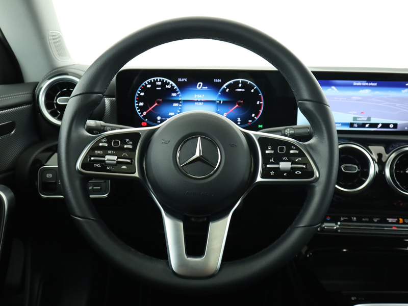 Mercedes-Benz CLA 200 d SB Progressive*Distronic*Pano*LED*DAB* — photo 11