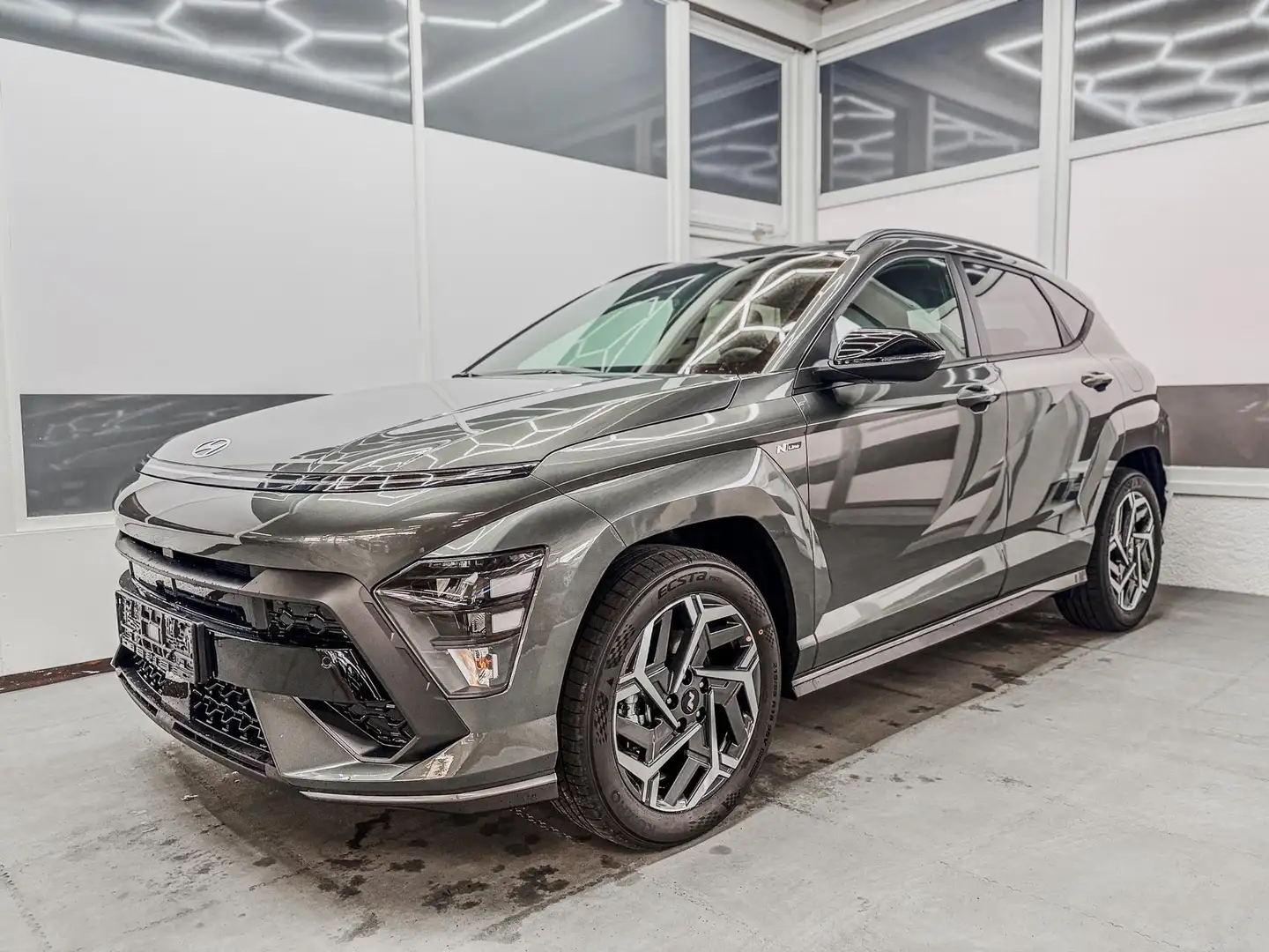 Hyundai KONA PREMIUM PLUS 1.6 4WD T-GDi DCT N-LINE SHZ NAVI ... Gris - 1