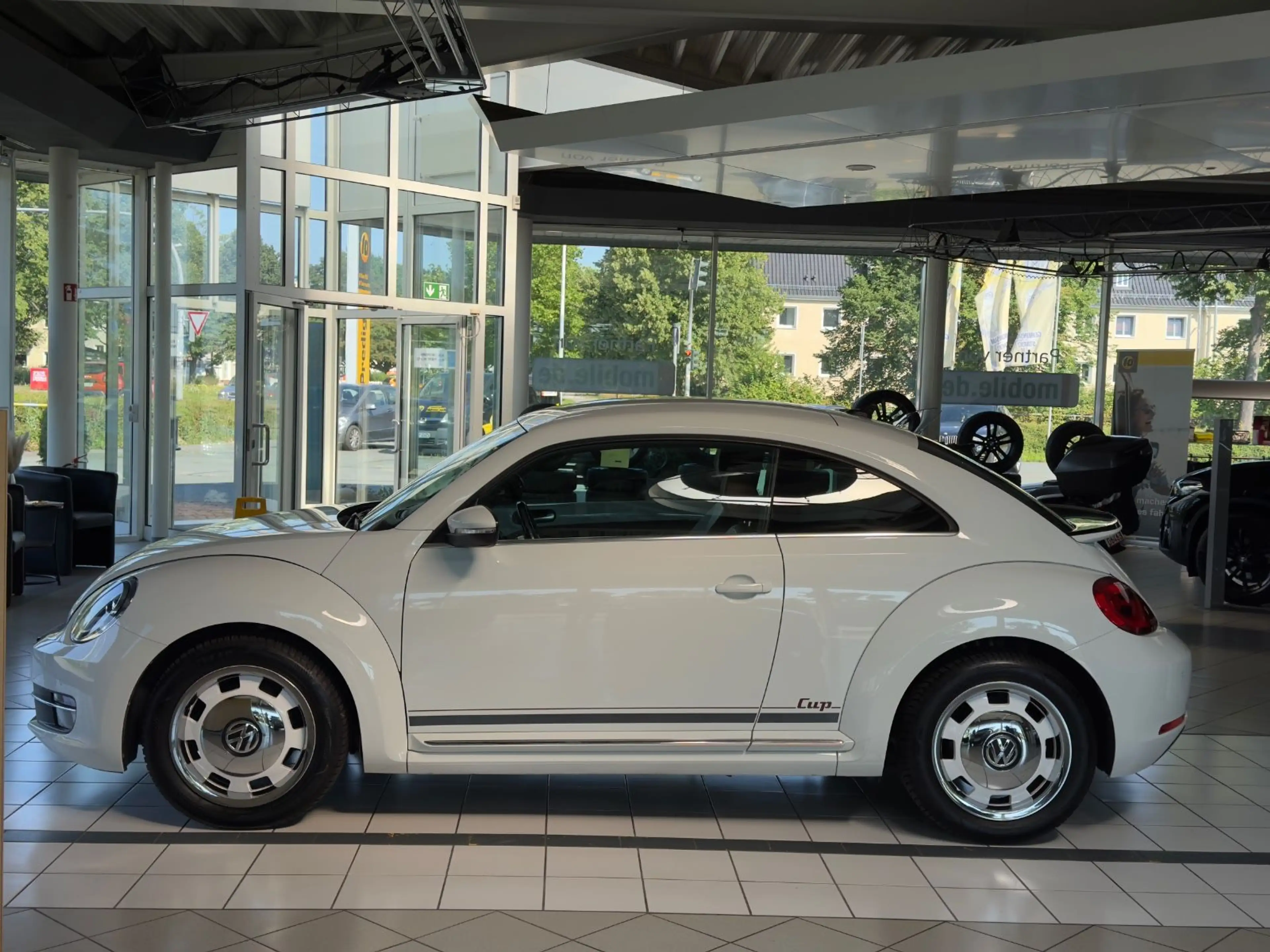 Volkswagen Beetle Lim. Cup*AUTOMATIK*Keyless*Navi*PDC* — photo 9
