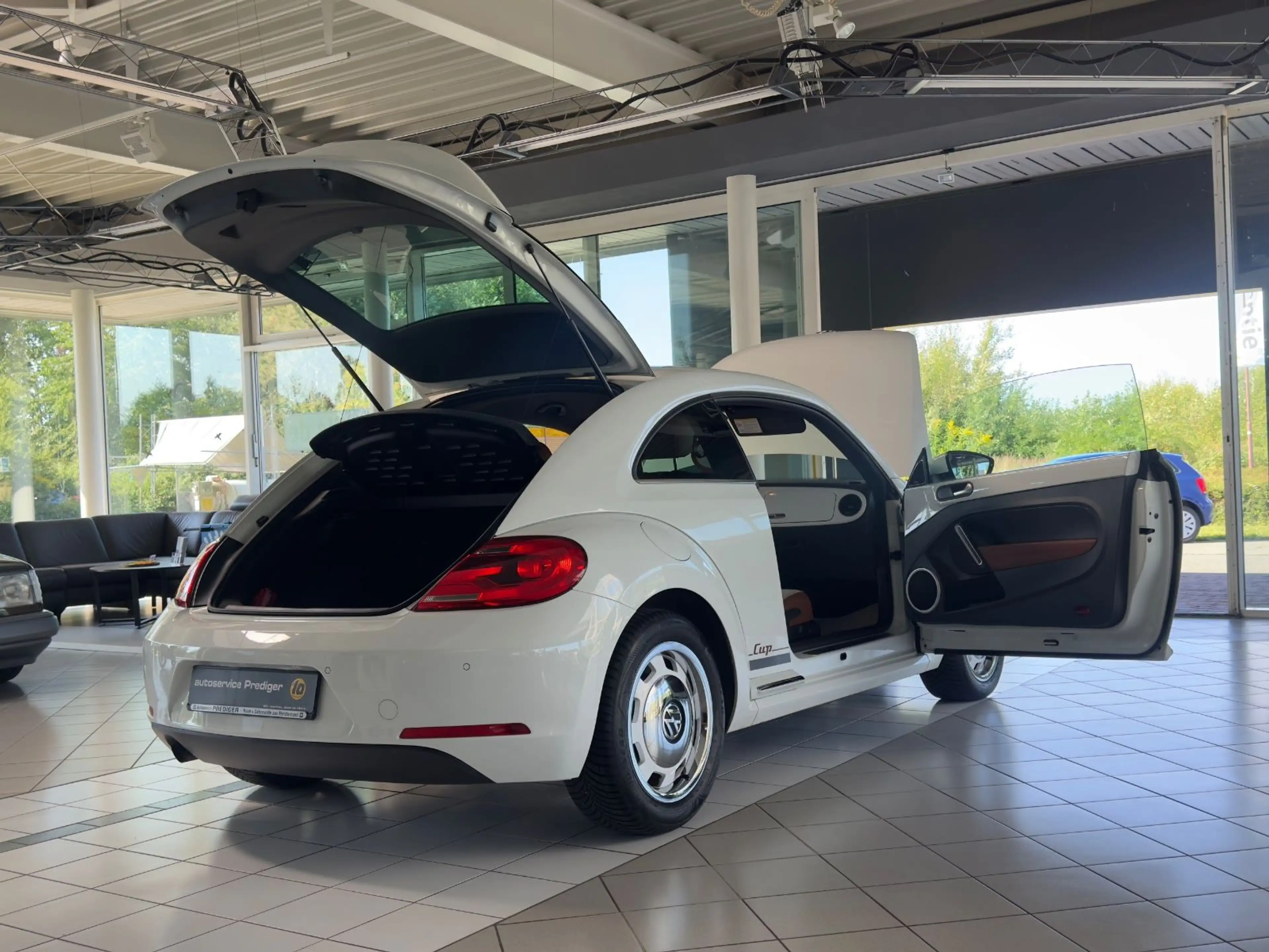Volkswagen Beetle Lim. Cup*AUTOMATIK*Keyless*Navi*PDC* — photo 14
