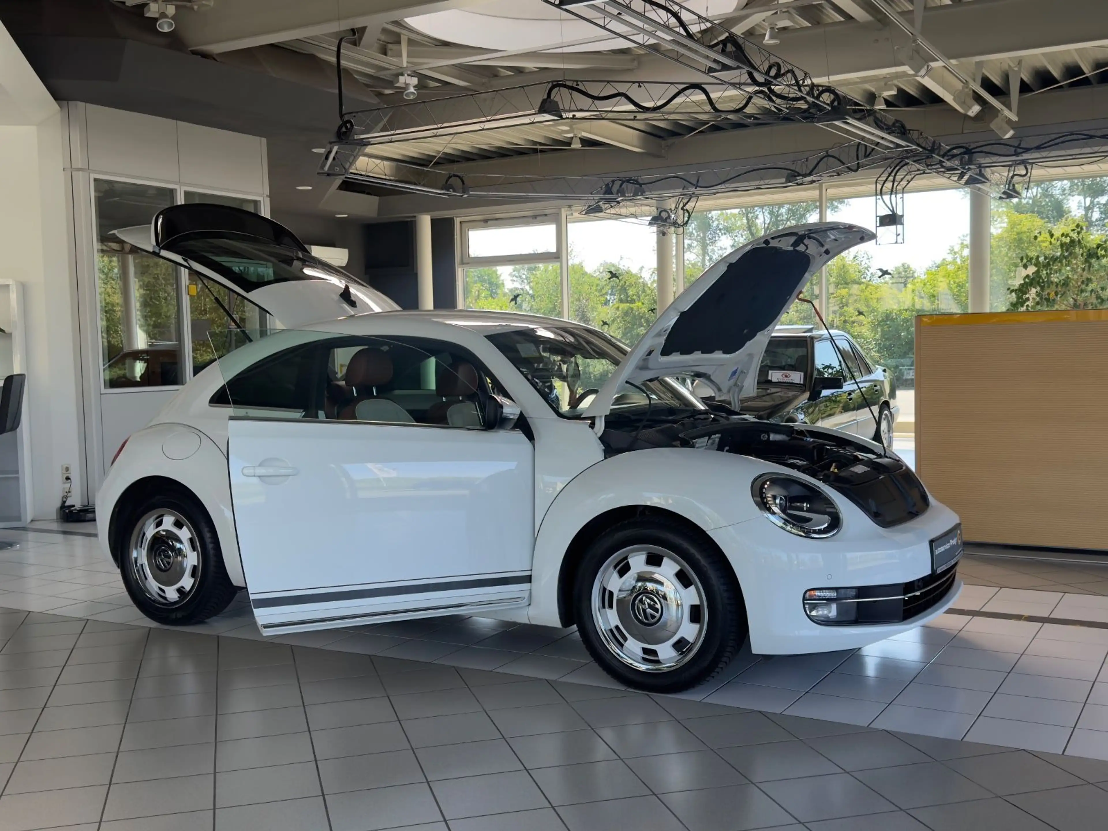 Volkswagen Beetle Lim. Cup*AUTOMATIK*Keyless*Navi*PDC* — photo 13