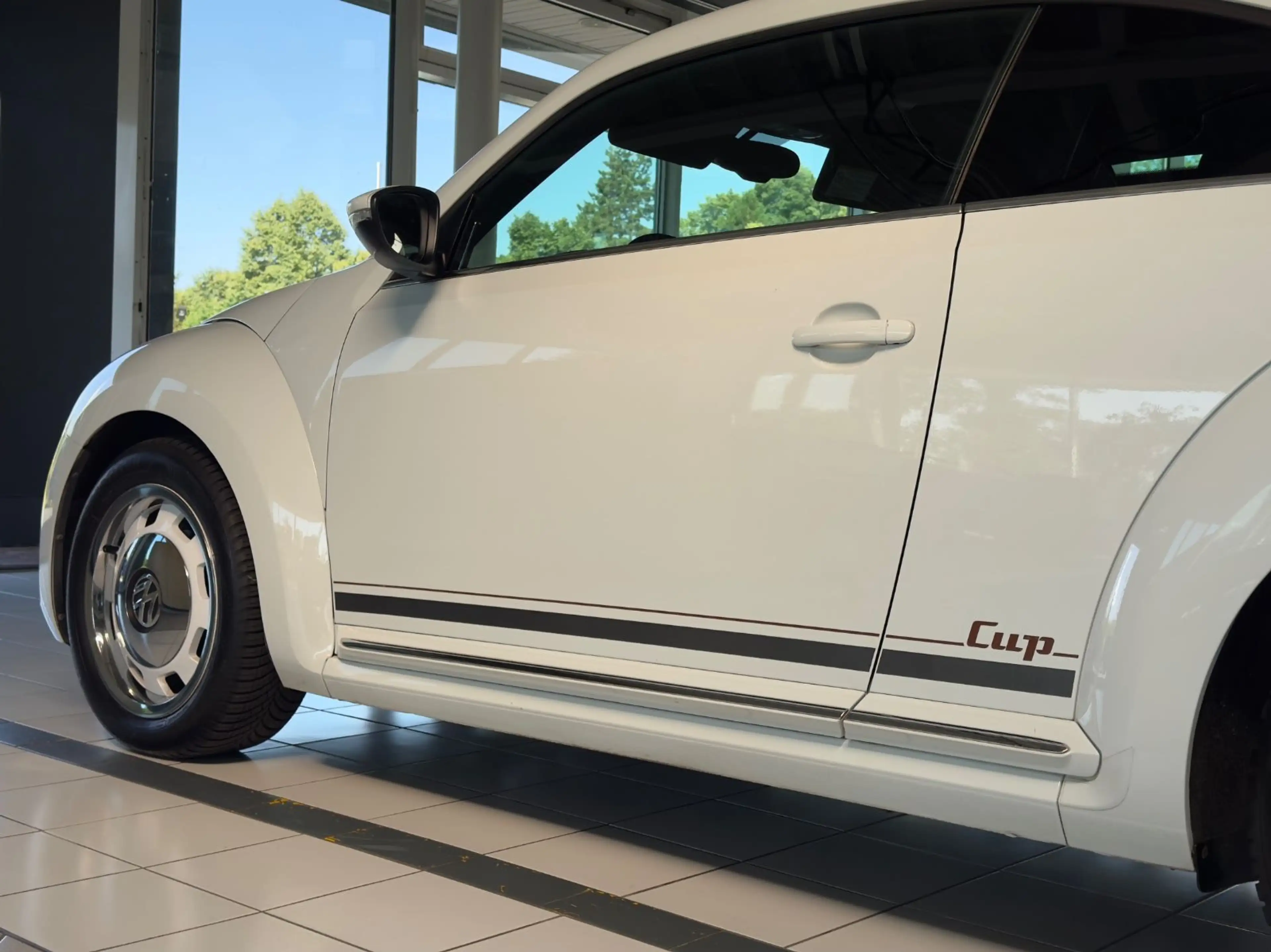 Volkswagen Beetle Lim. Cup*AUTOMATIK*Keyless*Navi*PDC* — photo 10