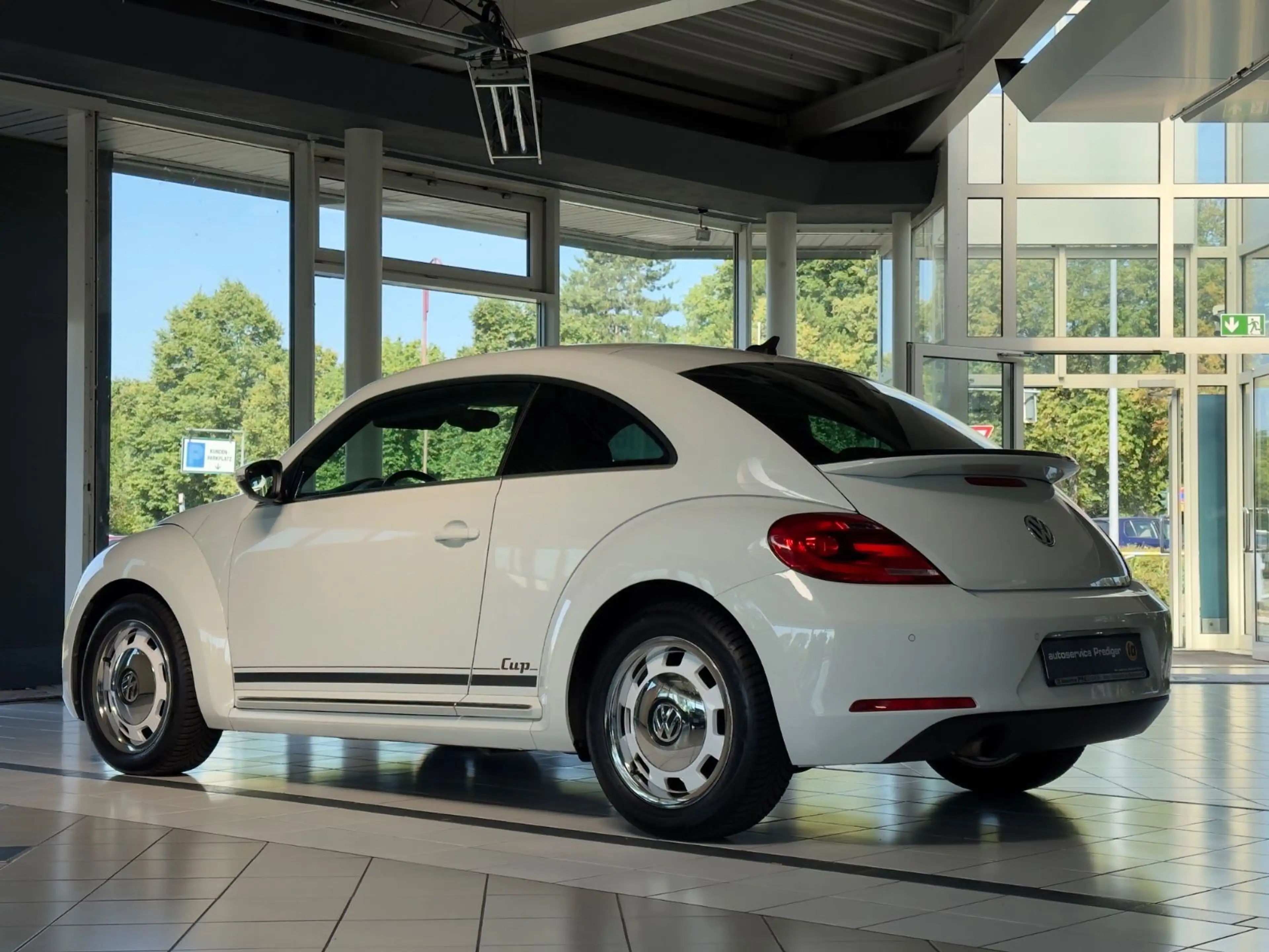 Volkswagen Beetle Lim. Cup*AUTOMATIK*Keyless*Navi*PDC* — photo 8