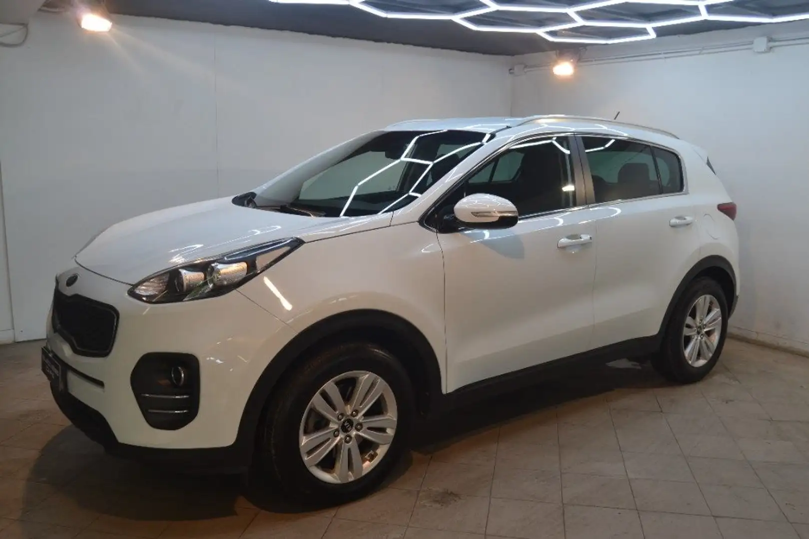 Kia Sportage 1.7 CRDI 2WD Business Class Bianco - 1