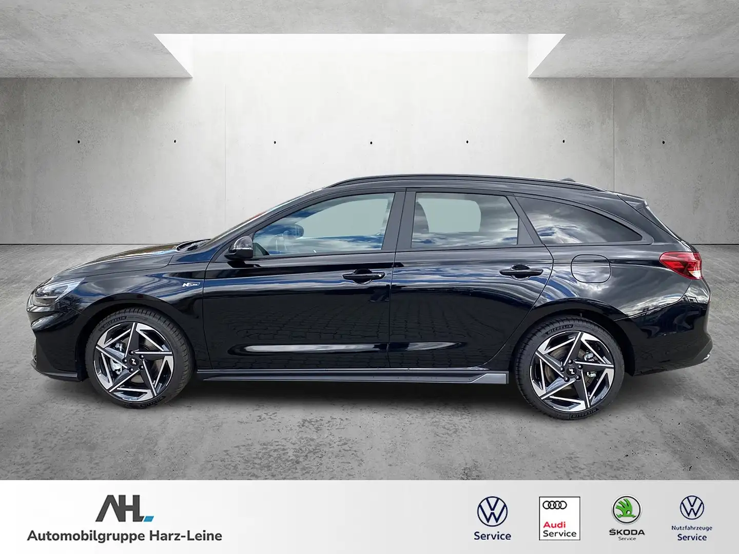 Hyundai i30 1.5 T-GDI "N-Line" 7-DCT/NAVI/LED/RFK/GRA Schwarz - 2