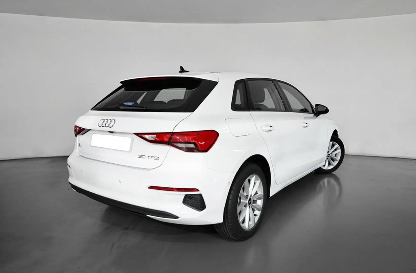Audi A3 Sportback City Line 30 TFSI 81 kW (110 CV) Blanco - 2