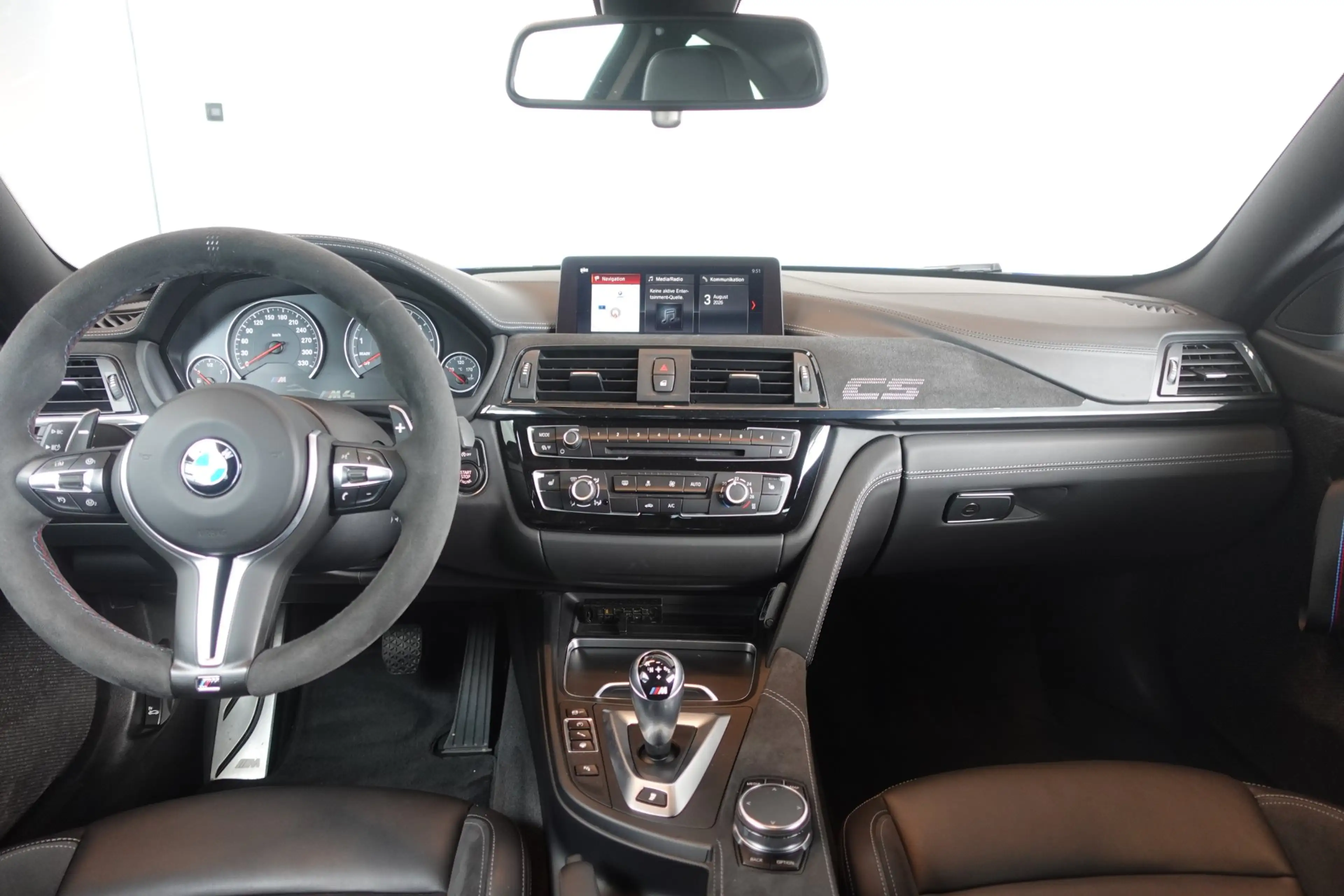 BMW M4 CS F82 — photo 13