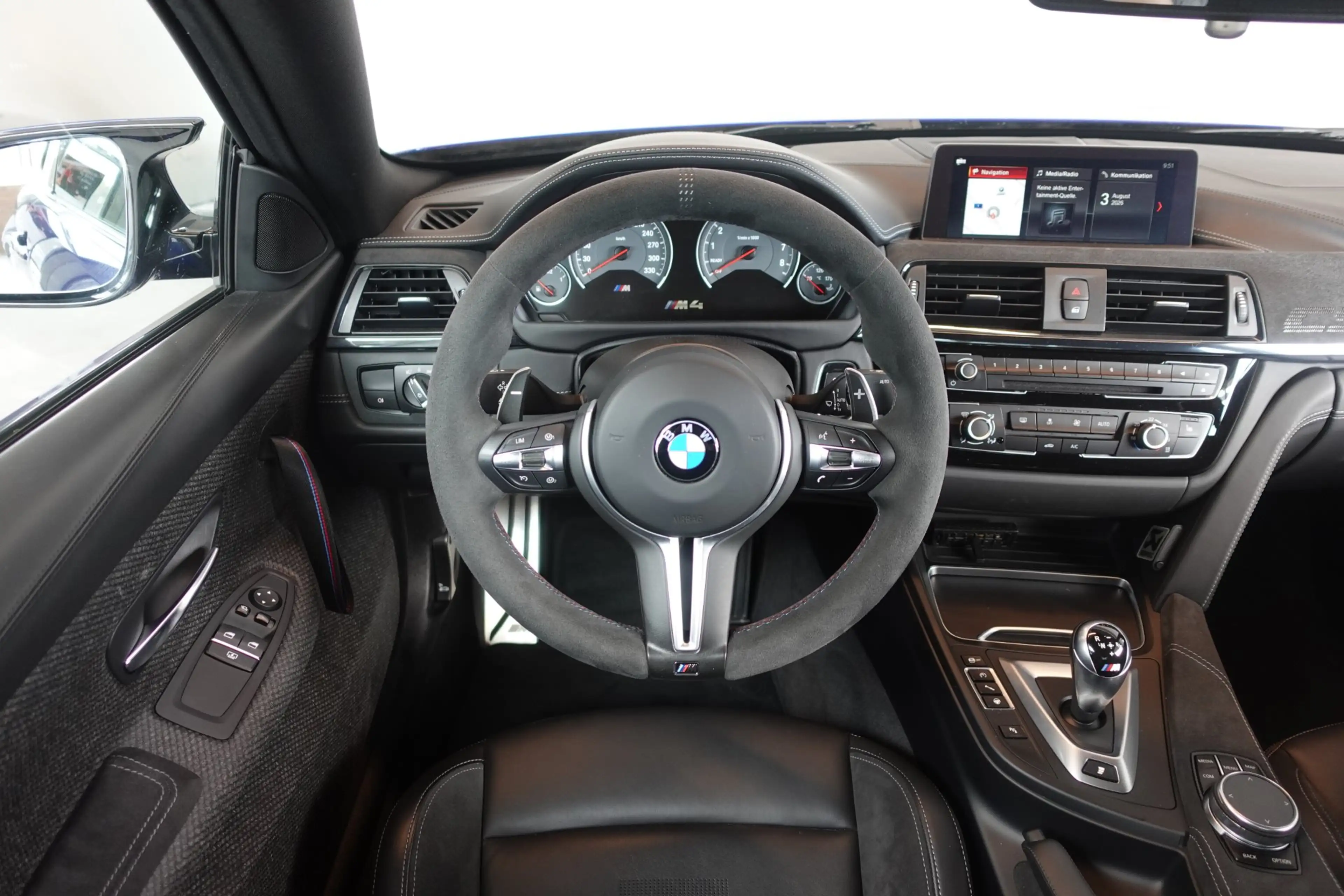 BMW M4 CS F82 — photo 14