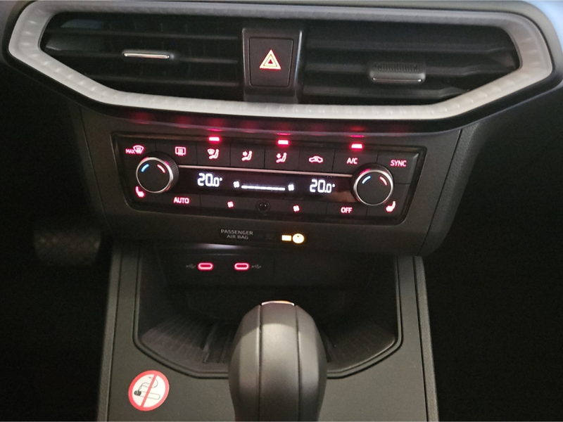 SEAT Ibiza FR 1.5 TSI PDC v+h Kamera SHZ 8-fach bereift 5 Jah — photo 13