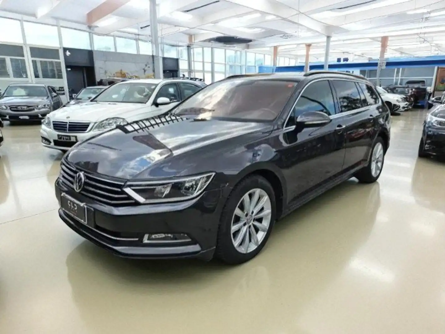 Volkswagen Passat Variant 1.6 tdi Business SCR 120cv dsg BMT Schwarz - 2
