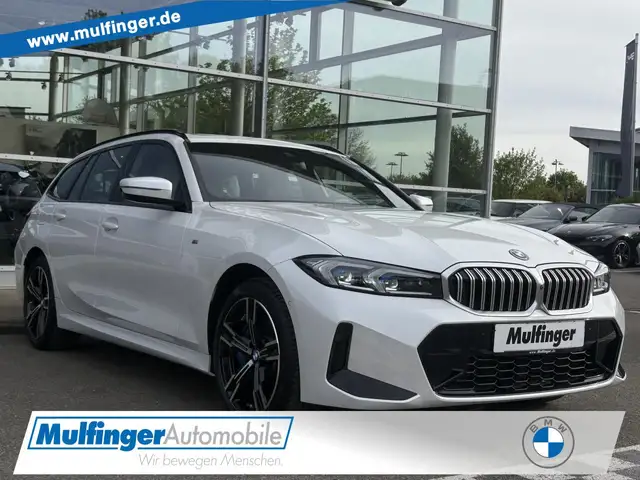 Bmw 330 e xDrive Tour. M Sport HUD AHK PanoD KomfZ Adap