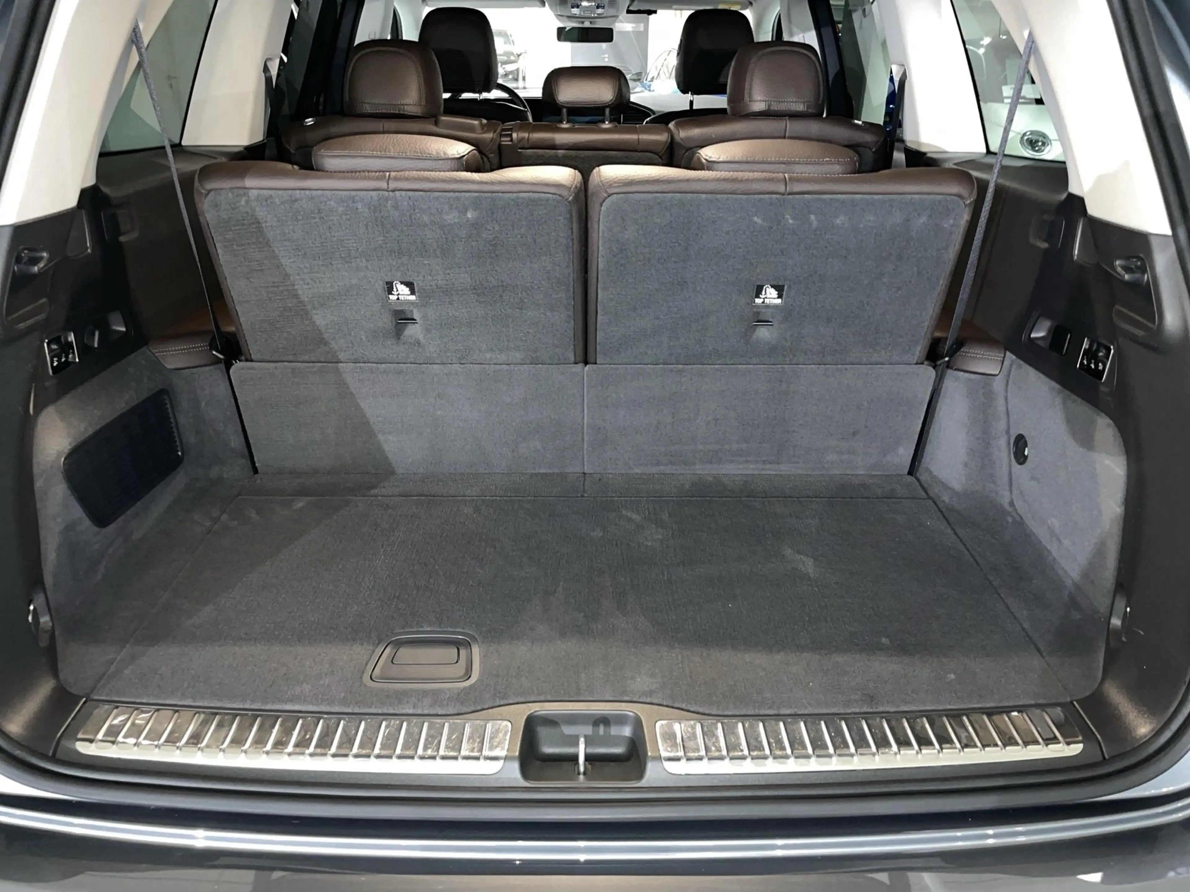 Mercedes-Benz GLS 400 2.9 GLS d 4MATIC 7 PLACES — photo 13