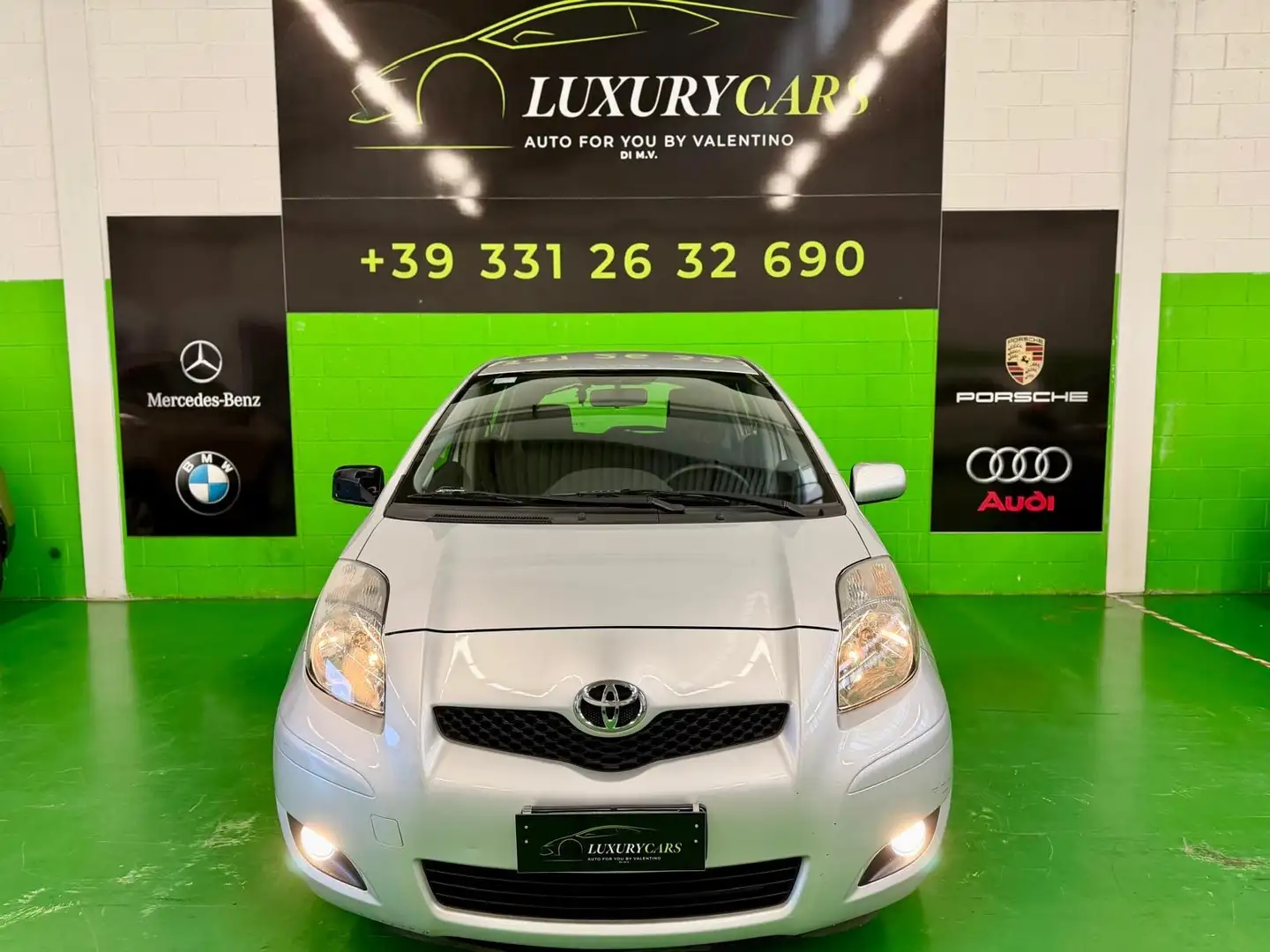 Toyota Yaris Yaris 5p 1.3  Sol 6 marce Grigio - 1