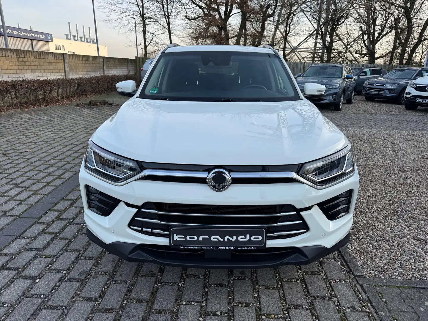 SsangYong Korando Sapphire 1.6l Diesel inkl. Automatik, AHK, Allrad Weiß - 2