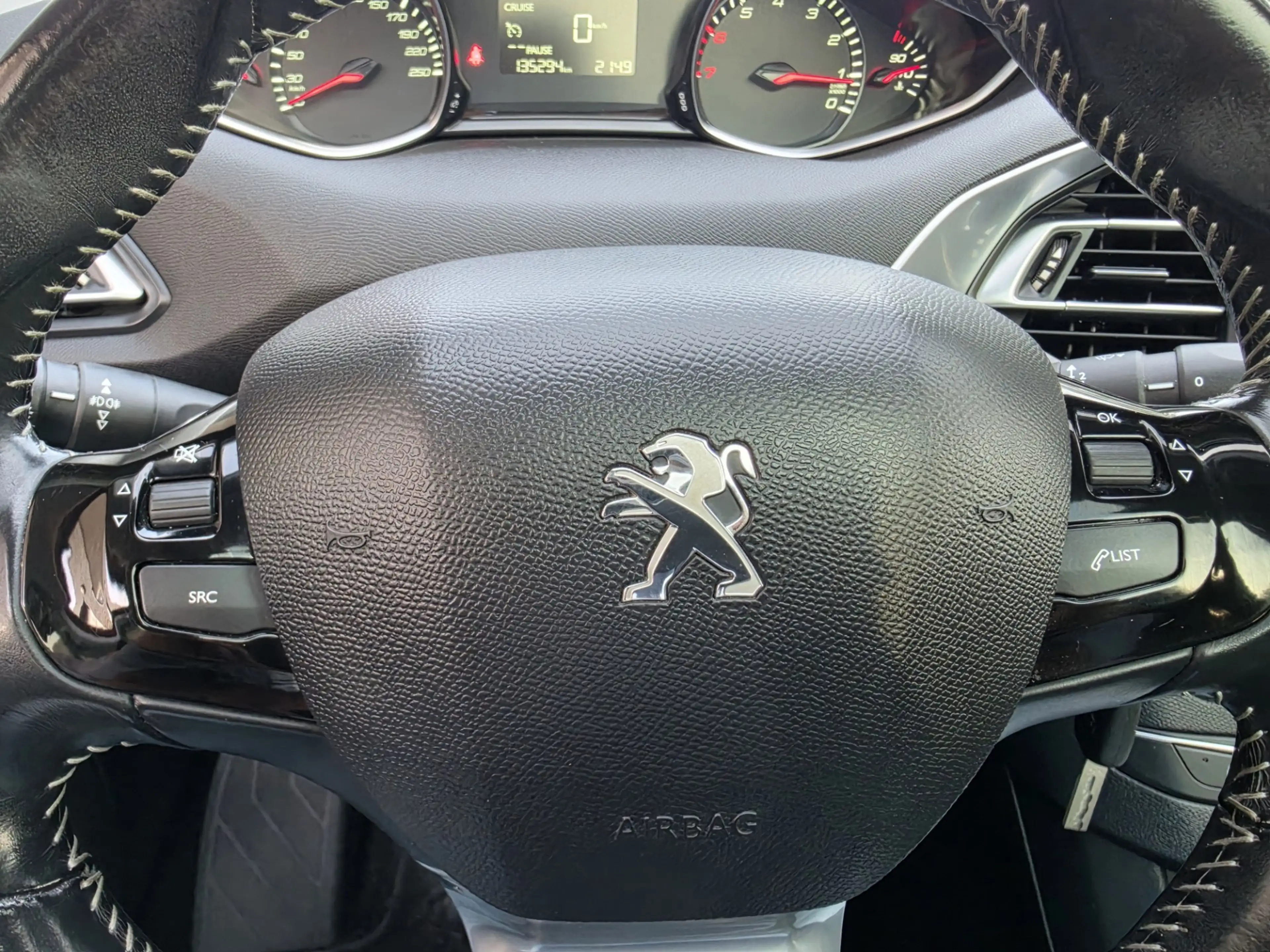 Peugeot 308 1.2 PureTech Blue Lion Pano Apk Tm 08-2027 — photo 15