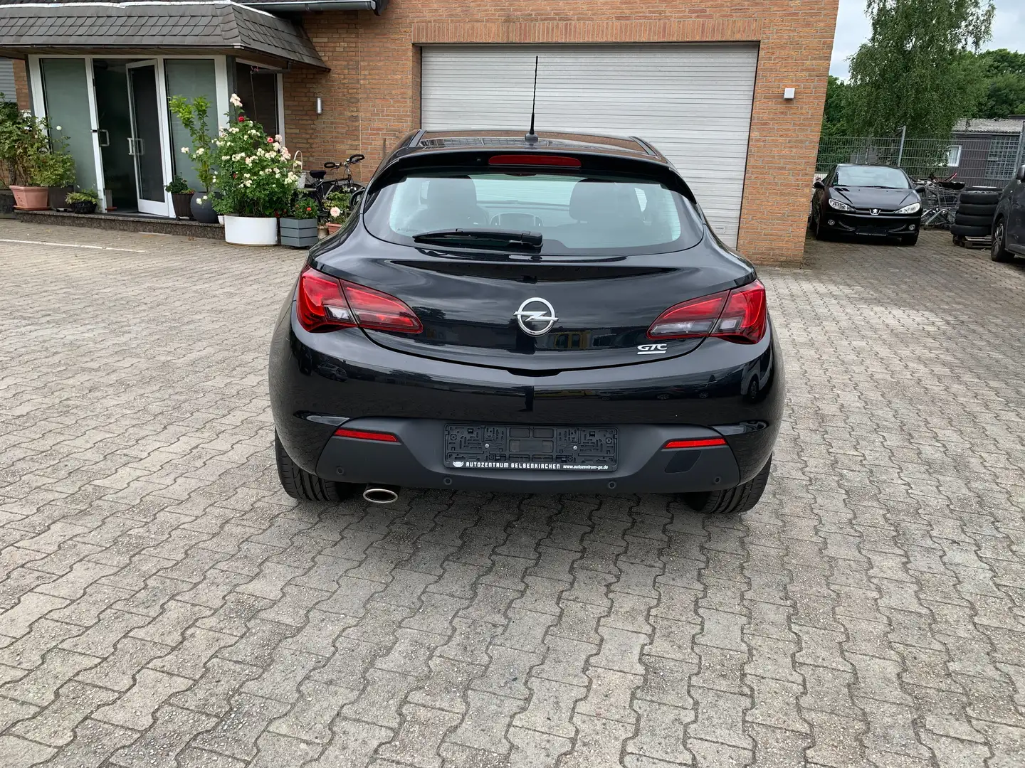 Opel Astra GTC 1,4 TURBO PDC Noir - 2
