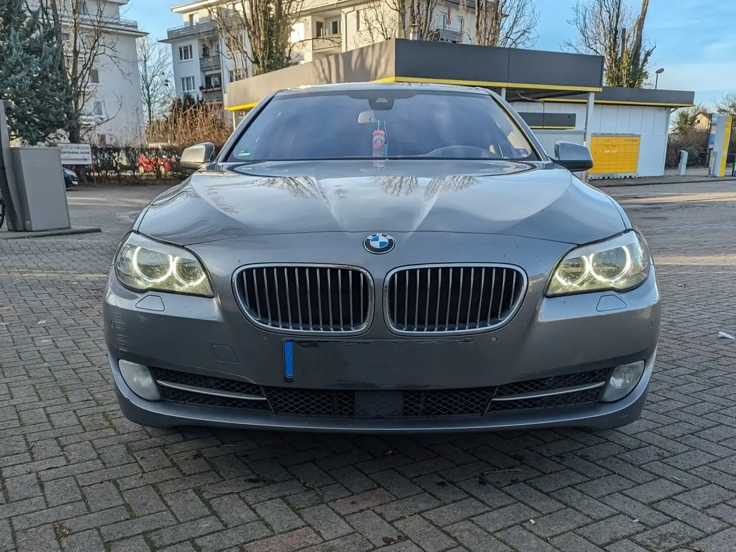 BMW 530 530d Aut. siva - 1
