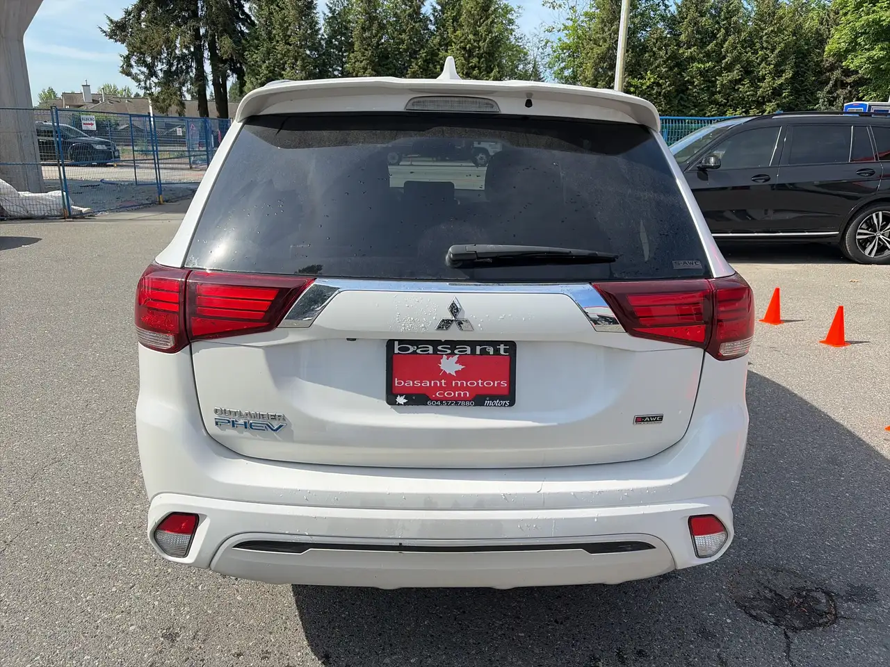 Mitsubishi Outlander снимка Mitsubishi Outlander