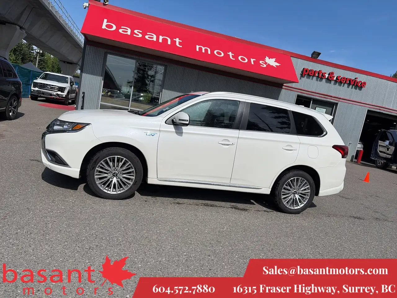 Mitsubishi Outlander photo Mitsubishi Outlander