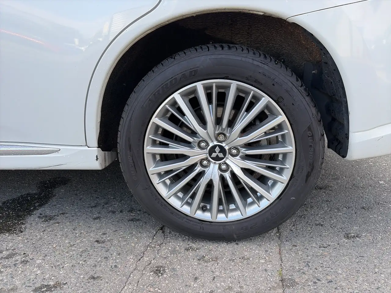 Mitsubishi Outlander снимка Mitsubishi Outlander