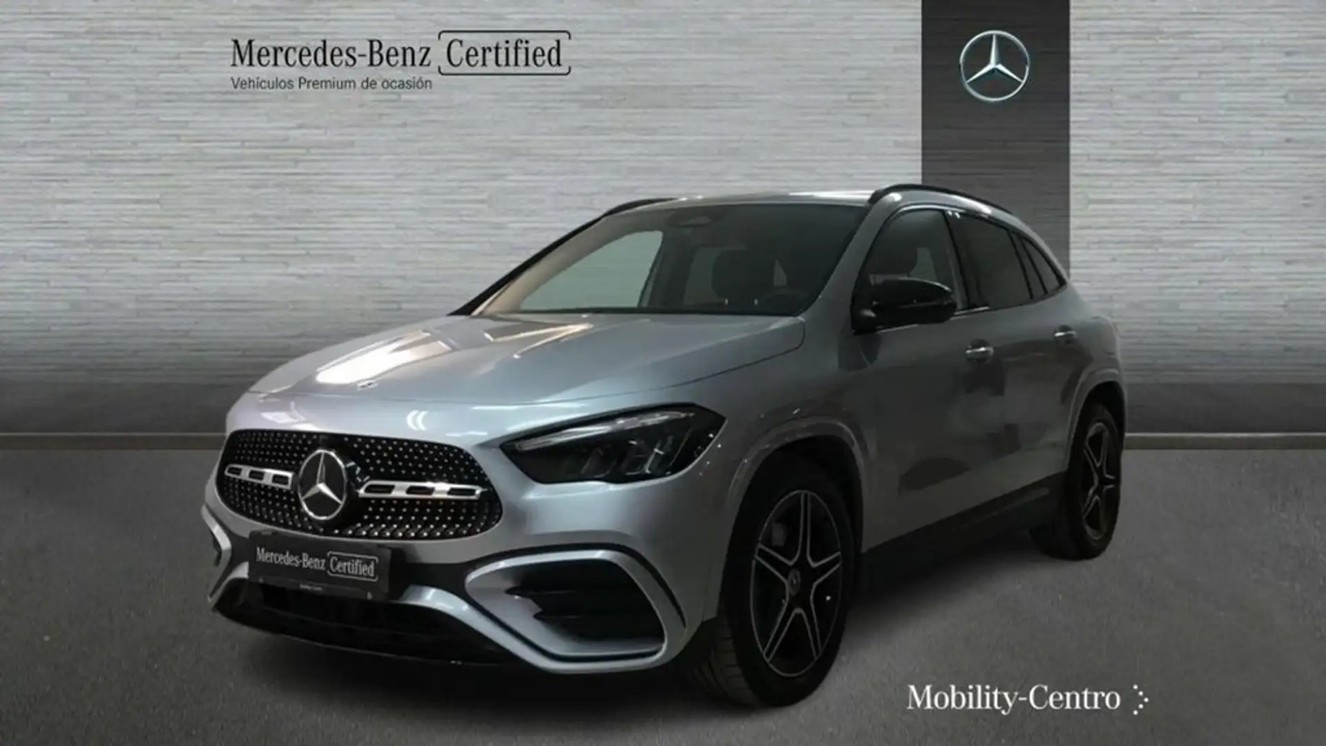 Mercedes-Benz GLA 200 D Plateado - 1