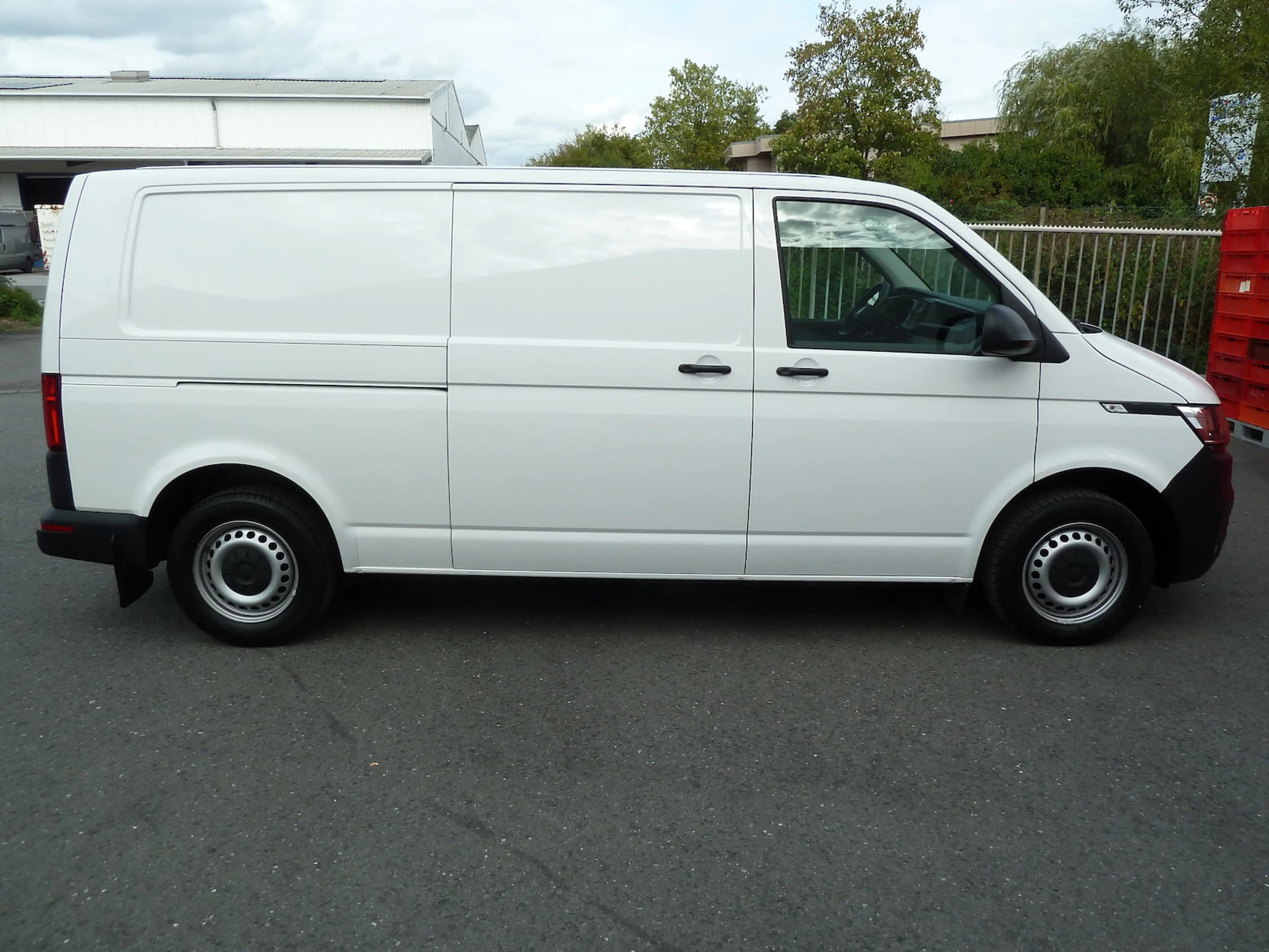 Volkswagen T6.1 Transporter 2.0 TDI 4 Motion Lang Standheiz. — photo 8