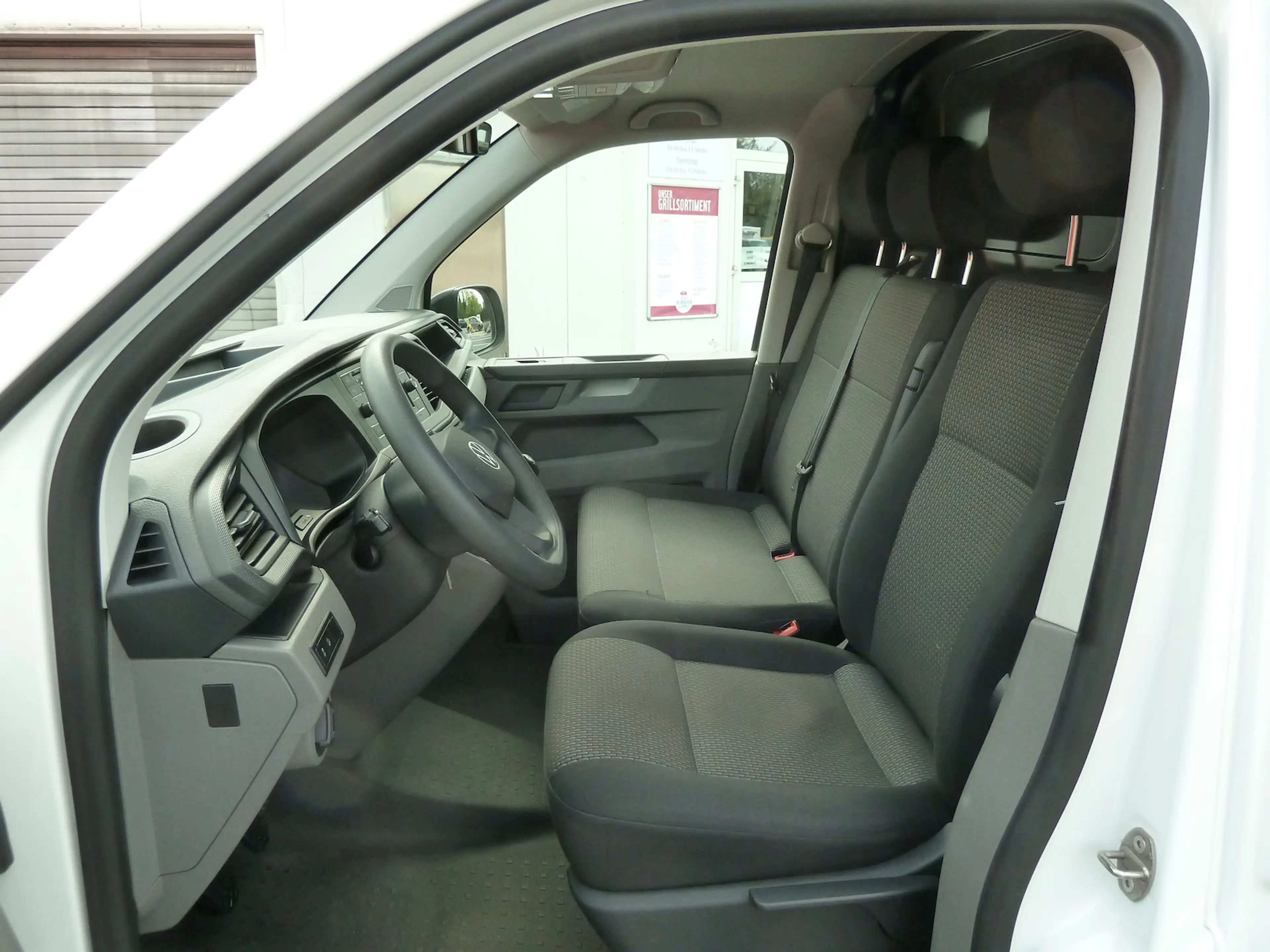 Volkswagen T6.1 Transporter 2.0 TDI 4 Motion Lang Standheiz. — photo 4