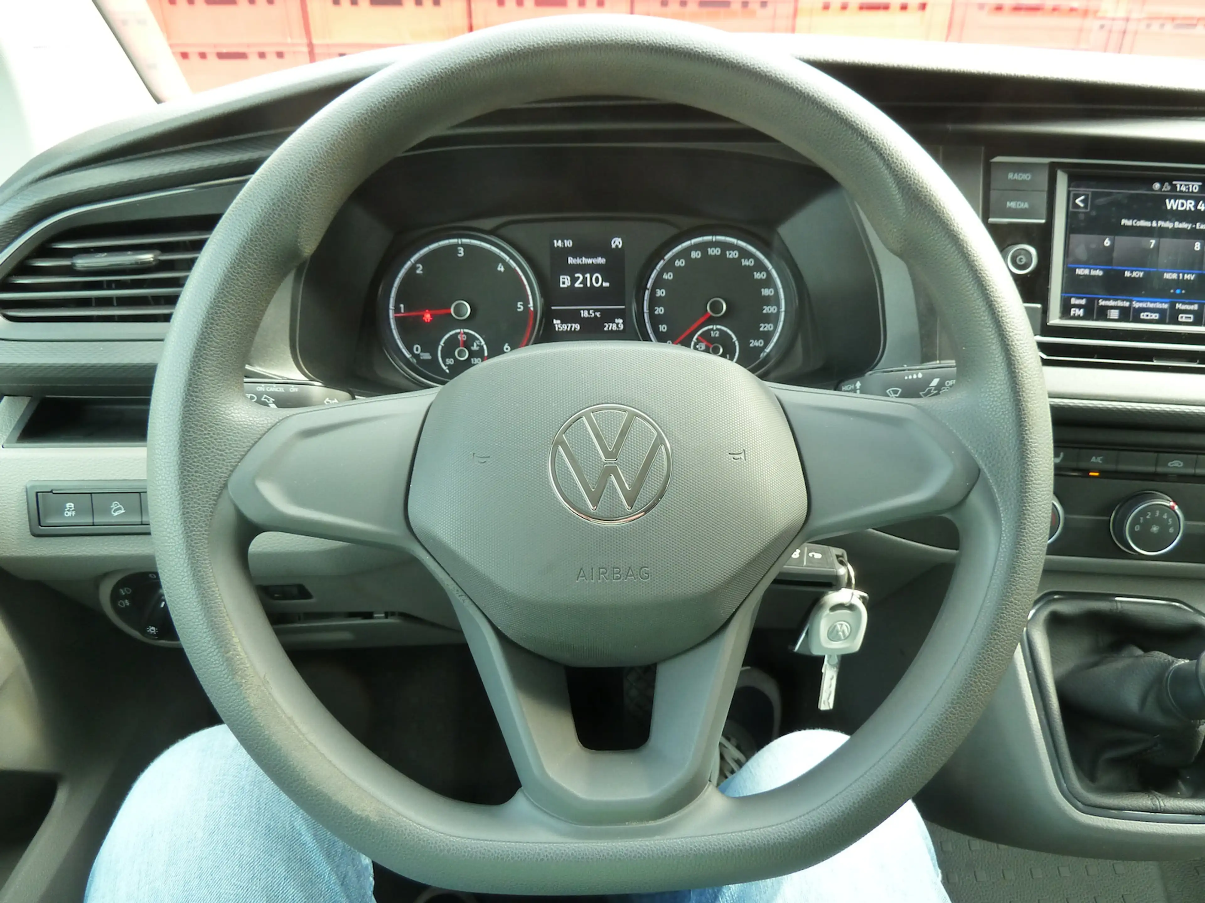 Volkswagen T6.1 Transporter 2.0 TDI 4 Motion Lang Standheiz. — photo 6