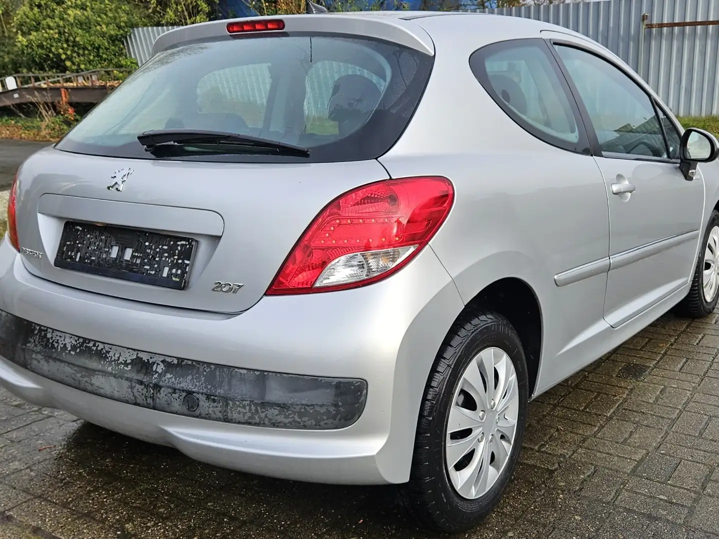 Peugeot 207 1,4 Benzin /Gas ,  Klima,  Euro5 TÜV 06/2025 Grau - 2