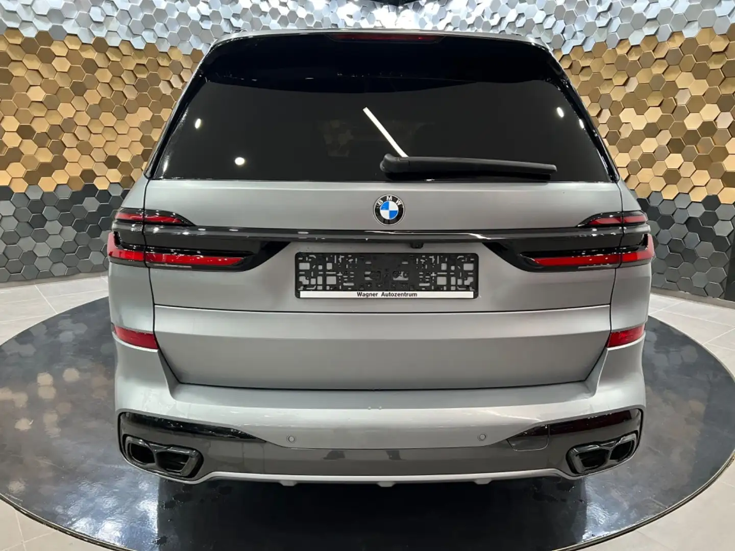 BMW X7 M60 i *B&W*Sky Lounge*Carbon*Soft*Voll* Grau - 2