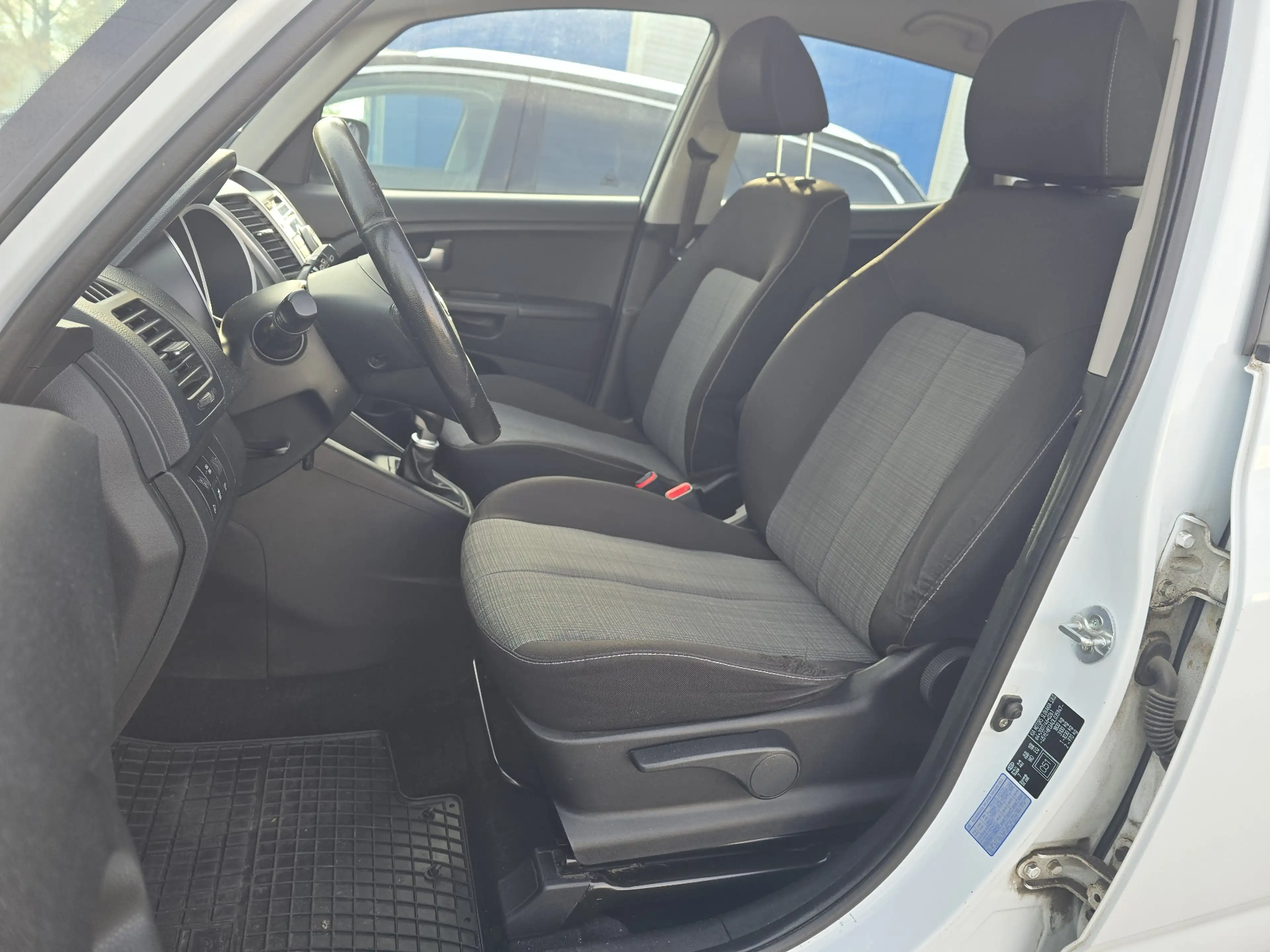 Kia Venga 1,4 CRDi/Erstbesitz/Pickerl/Klima/Anhängerk — photo 9