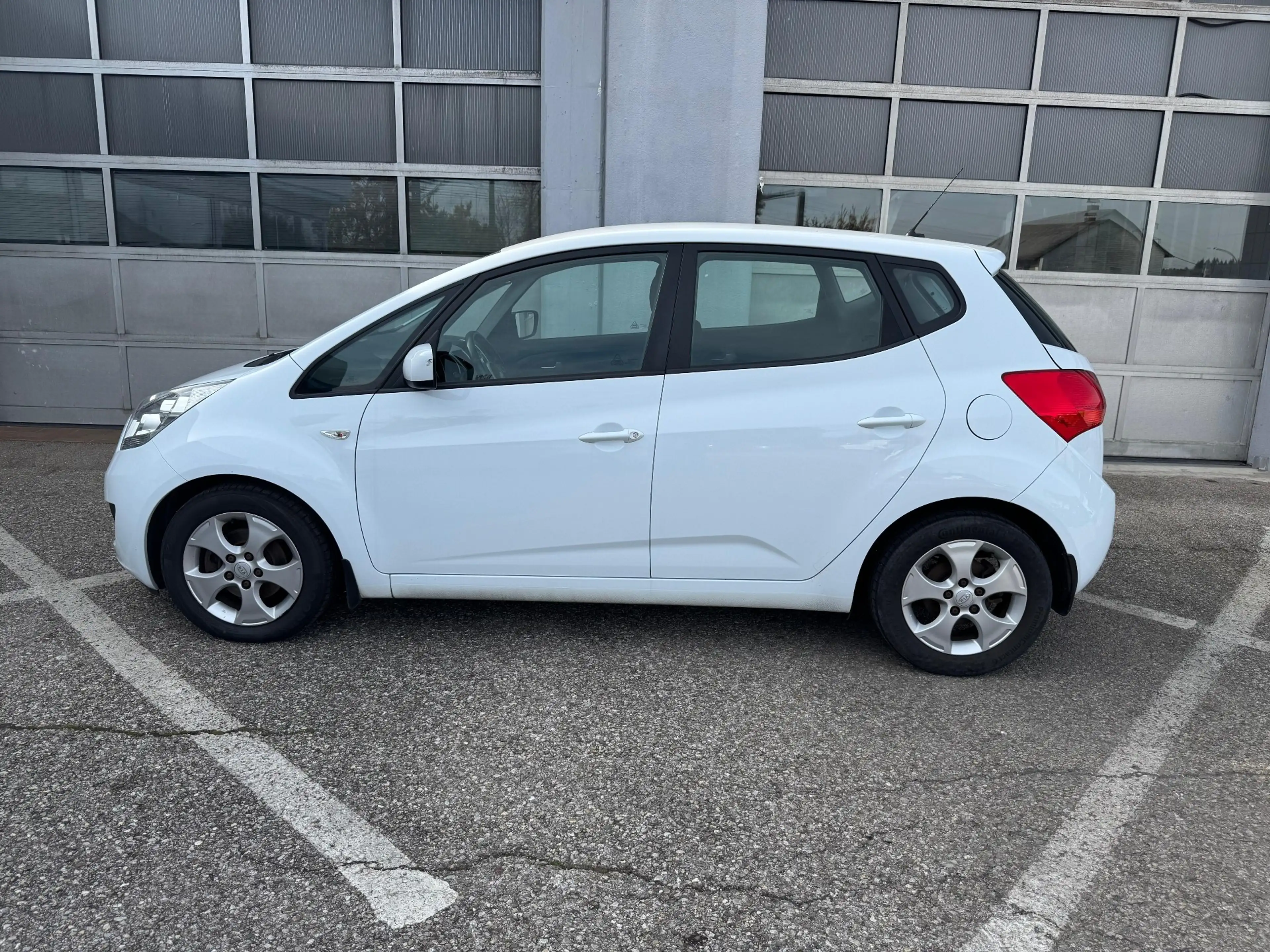 Kia Venga 1,4 CRDi/Erstbesitz/Pickerl/Klima/Anhängerk — photo 3