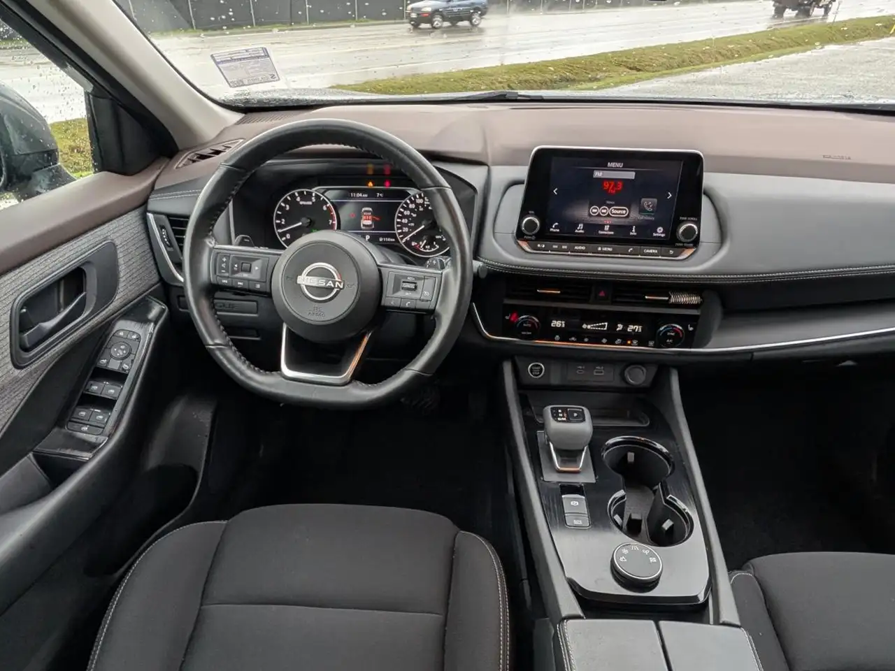 Nissan Rogue снимка Nissan Rogue
