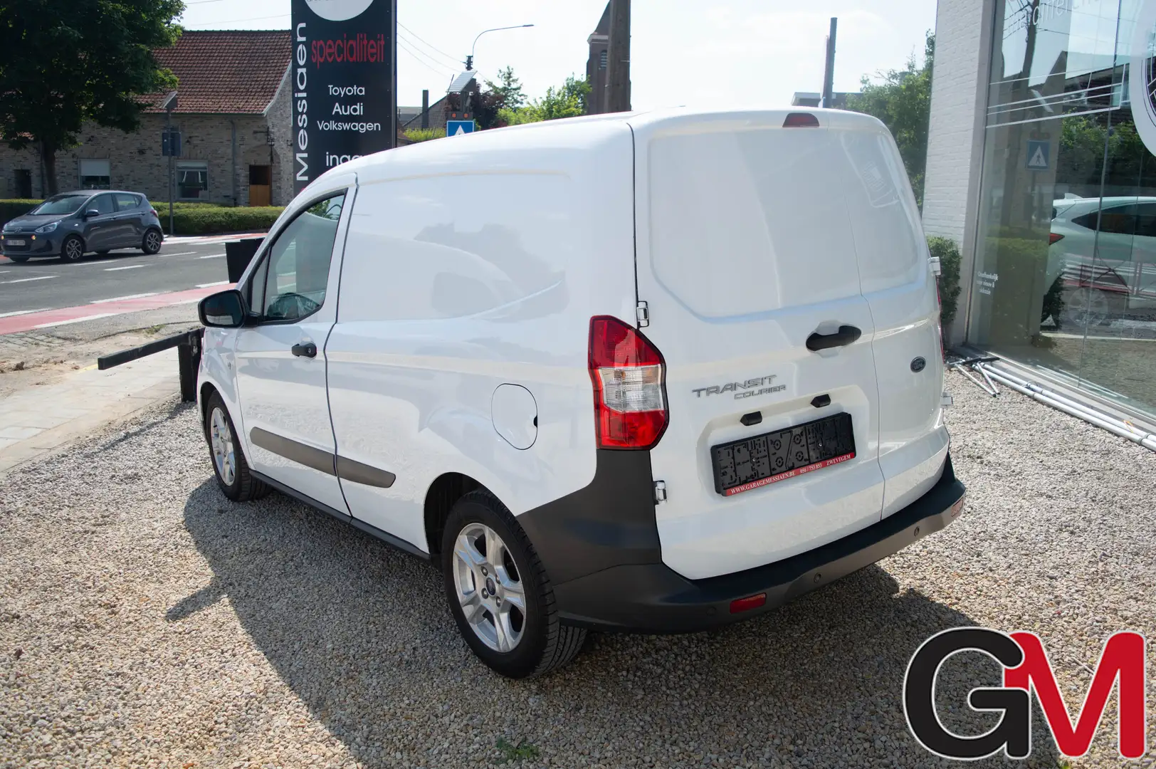 Ford Transit Courier 1.0 EcoBoost 23000 km .. new !!! Blanc - 2
