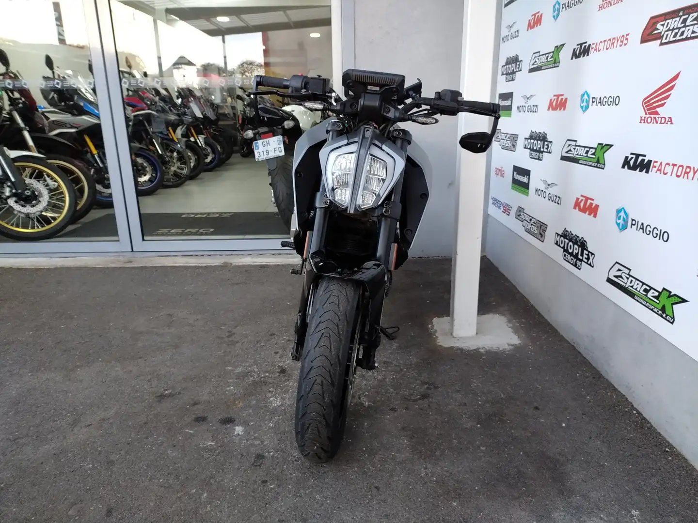 KTM 125 Duke Noir - 2